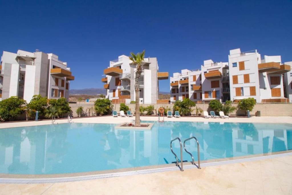 El Medano Beachfront Triplex Penthouse With Pool, Rooftop, Sea View Exterior foto